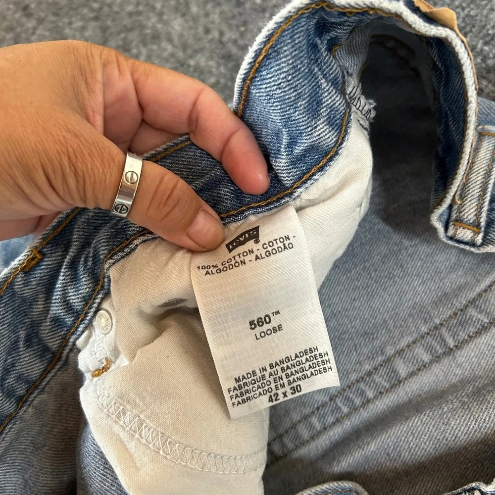 Levi's Jeans Mens 42x30 560 Comfort Fit Loose Tapered Light Wash Blue Denim